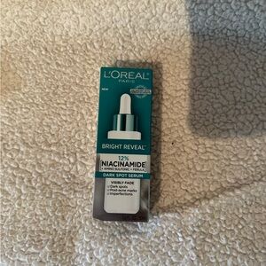 L'Oreal Bright Reveal Serum with Teal and White Packaging